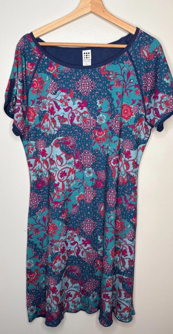 NWOT Title Nine Women's Blue Pink Paisley Pocket T-Shirt Dress Short Sleeve L